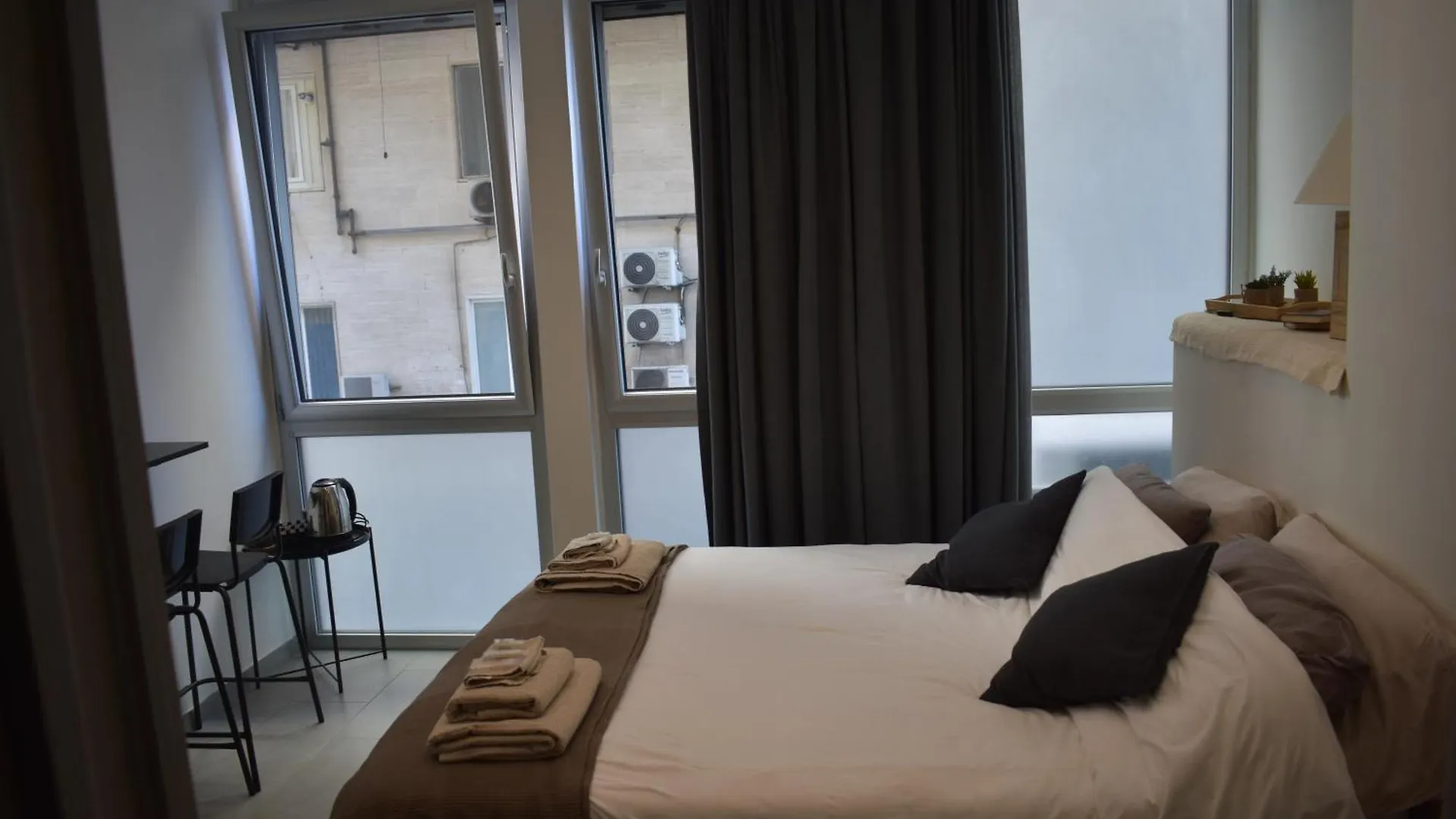 Mimmu Private Rooms Naples 0*,  Italy