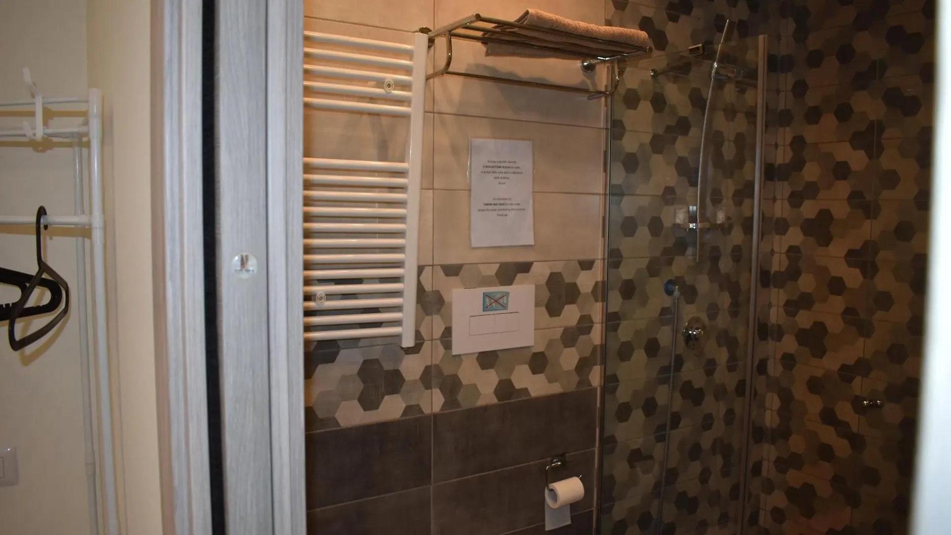 Mimmu Private Rooms Naples Italy