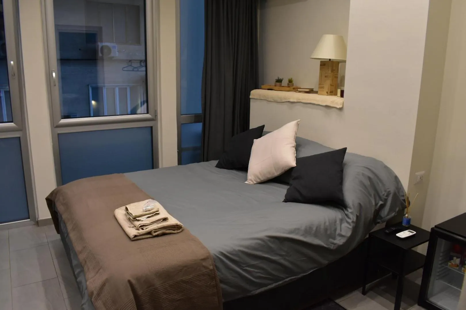 Mimmu Private Rooms Naples Italy